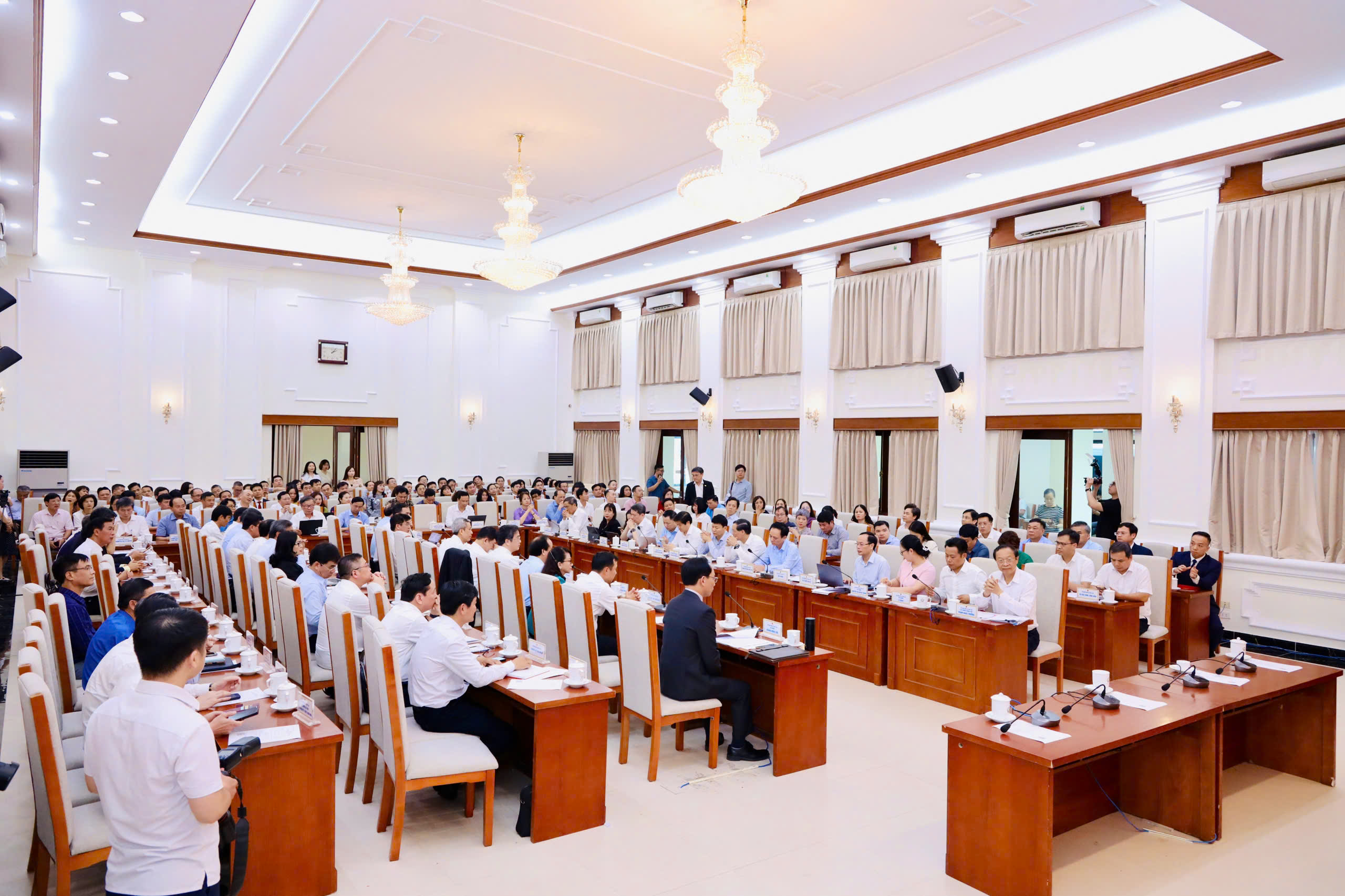Toàn cảnh hội nghị